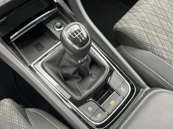 SKODA Karoq (2022) — foto 18 van 32