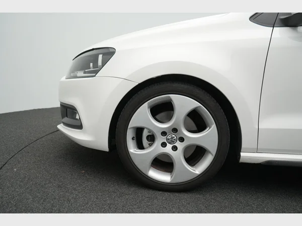 VOLKSWAGEN Polo GTI (2011) — foto 15 van 19