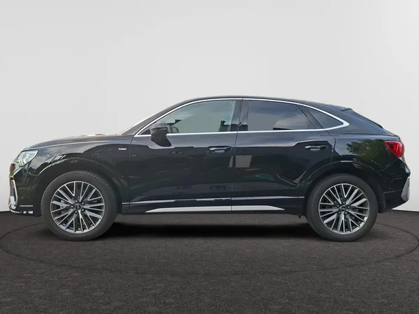 AUDI Q3 Sportback (2024) — foto 12 van 24