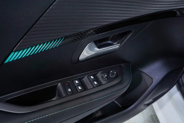 Peugeot E-208 (2021) — foto 7 van 51