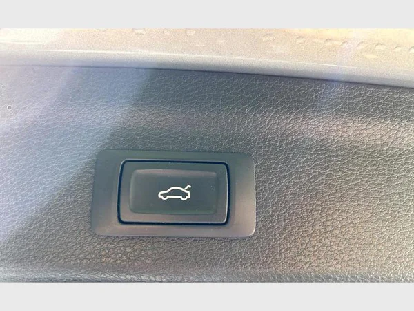 Audi Q3 (2019) — foto 5 van 35