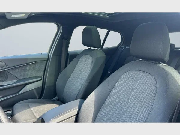 BMW 1 Hatch (2021) — foto 29 van 29