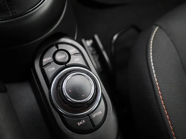 MINI Cooper (2023) — foto 15 van 40