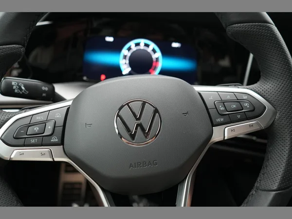 VOLKSWAGEN Golf VIII (2025) — foto 11 van 29