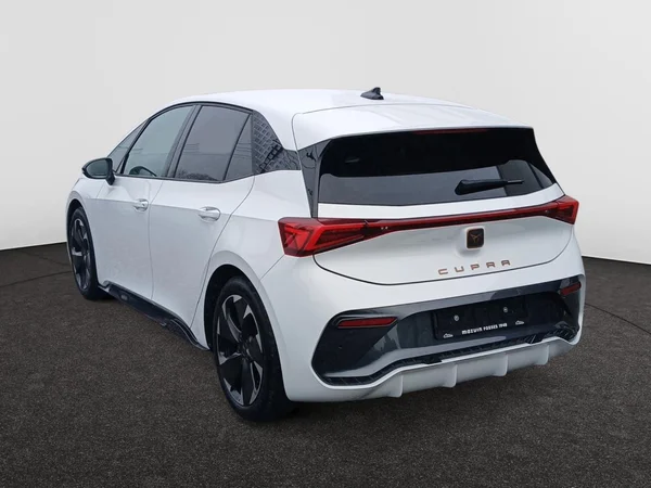 CUPRA Born (2025) — foto 9 van 19
