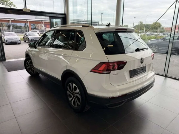Volkswagen Tiguan (2023) — foto 20 van 23
