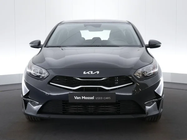 Kia Ceed (2024) — foto 18 van 19