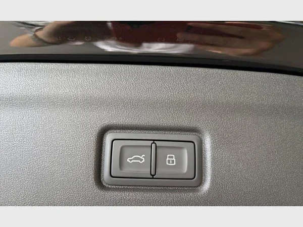 AUDI Q6 e-tron (2026) — foto 14 van 21