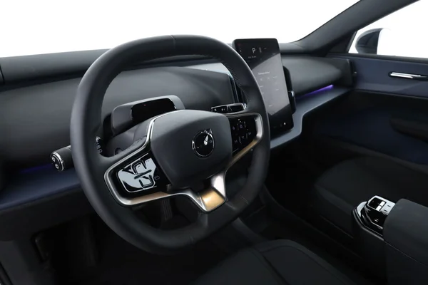 Volvo EX30 (2024) — foto 2 van 16