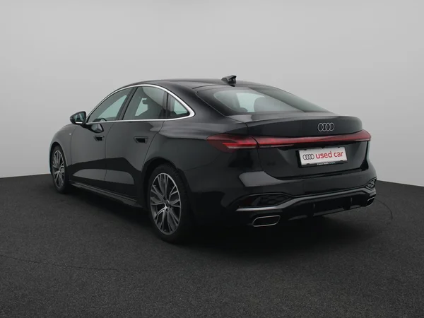AUDI A5 (2024) — foto 9 van 16