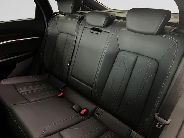 AUDI Q8 e-tron Sportback (2025) — foto 17 van 24