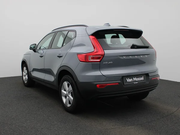 Volvo XC40 (2021) — foto 12 van 41