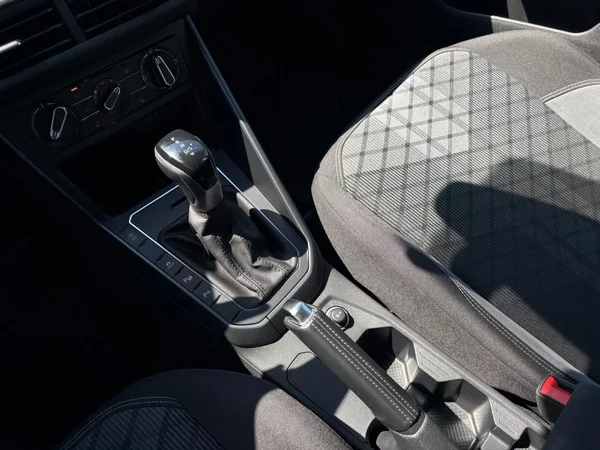 Volkswagen Taigo (2023) — foto 9 van 22