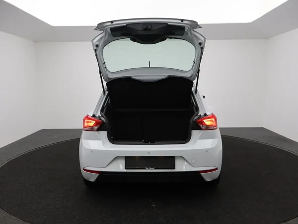 SEAT Ibiza (2022) — foto 27 van 29