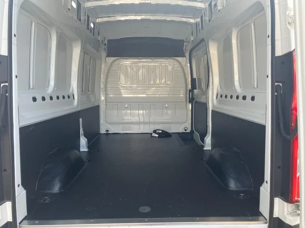 Maxus eDeliver9 (2023) — foto 24 van 33