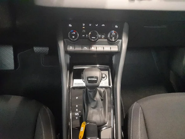 SKODA Karoq (2026) — foto 16 van 23