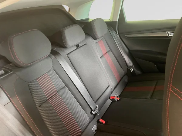 SKODA Karoq (2022) — foto 9 van 21