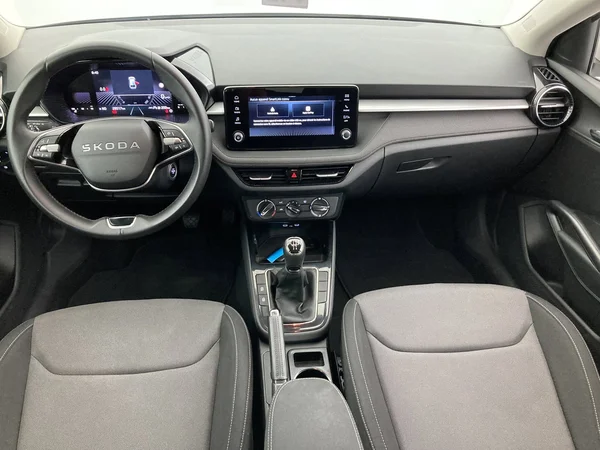 SKODA Fabia (2025) — foto 2 van 32