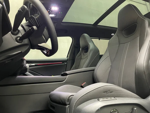 SKODA Superb Combi PHEV (2025) — foto 4 van 16