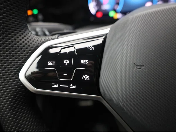 VOLKSWAGEN Golf VIII (2023) — foto 6 van 20