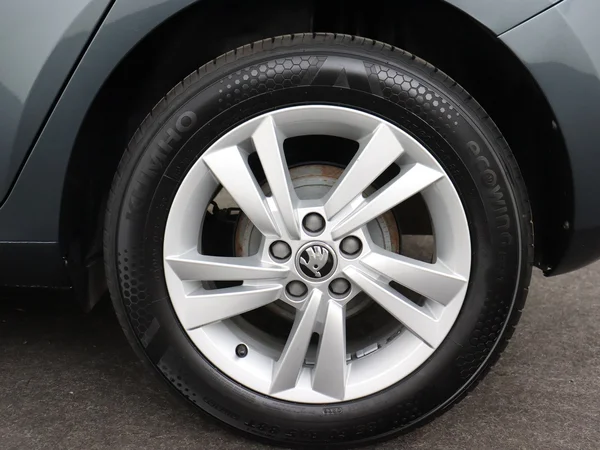 SKODA Fabia (2021) — foto 7 van 25