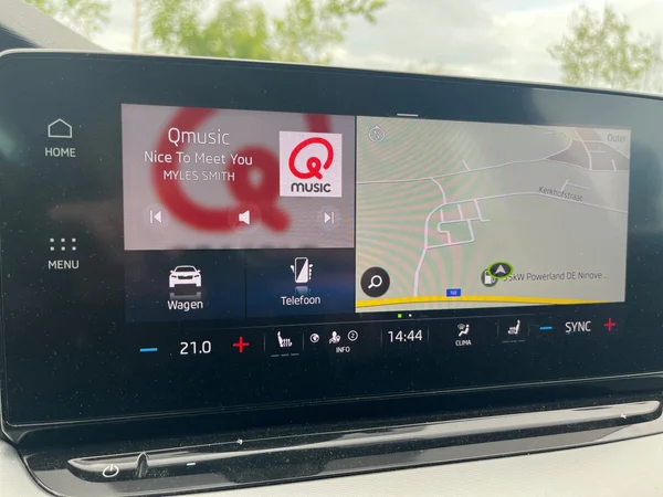 SKODA Octavia Combi (2023) — foto 11 van 18