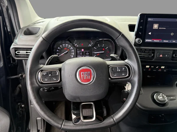 Fiat Doblò (2023) — foto 4 van 19