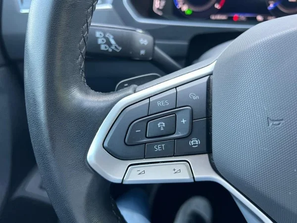 VOLKSWAGEN Tiguan Dsl (2022) — foto 10 van 28