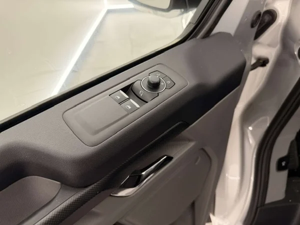 Ford Transit Custom — foto 6 van 23