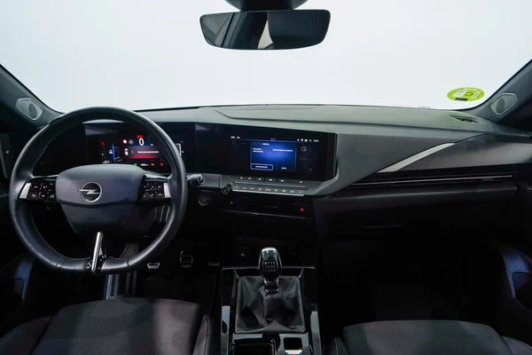 Opel Astra (2023) — foto 3 van 61