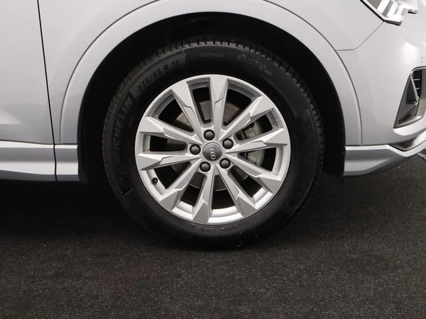 AUDI Q3 (2019) — foto 12 van 31