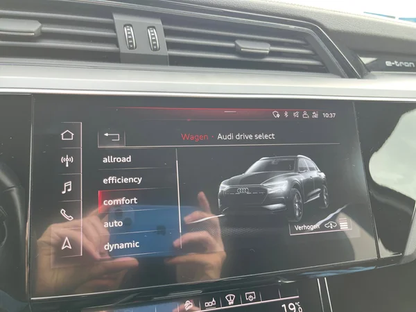 AUDI e-tron (2019) — foto 5 van 24