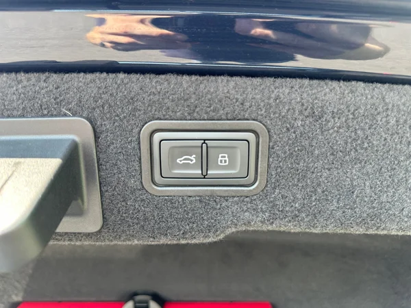 AUDI A8 PHEV (2023) — foto 7 van 24