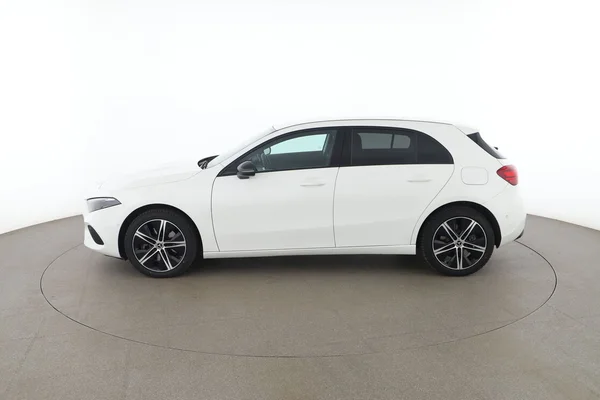Mercedes-Benz A-Klasse (2023) — foto 9 van 16