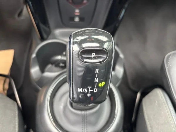 MINI Mini (F56 LCI II) (2023) — foto 15 van 31