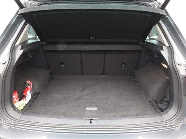 VOLKSWAGEN Tiguan (2018) — foto 2 van 20