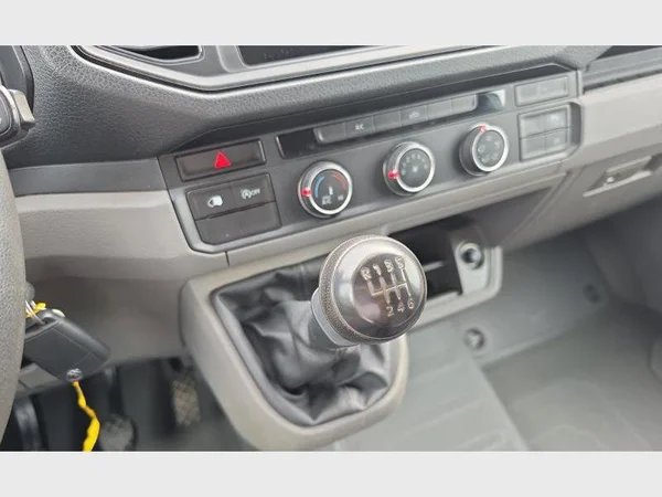 Volkswagen Crafter 35 Fourgon Mwb Hr (2021) — foto 14 van 26
