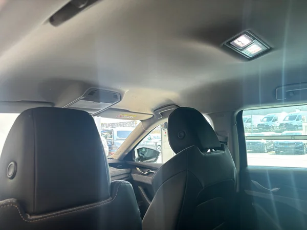 SKODA Octavia Combi (2025) — foto 2 van 24