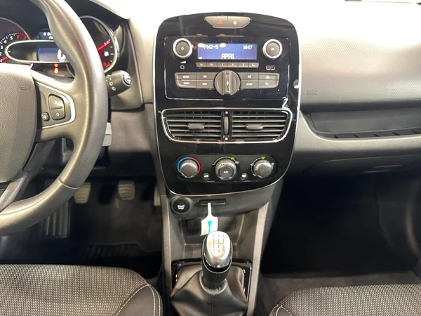 RENAULT Clio IV Phase II (2020) — foto 3 van 23