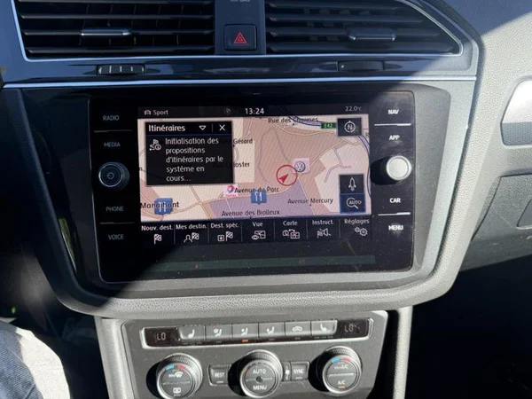 VOLKSWAGEN Tiguan Dsl (2019) — foto 18 van 26