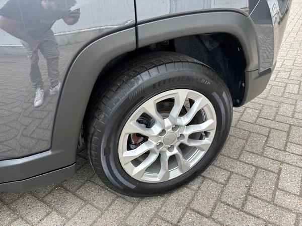 JEEP Compass (2023) — foto 17 van 24
