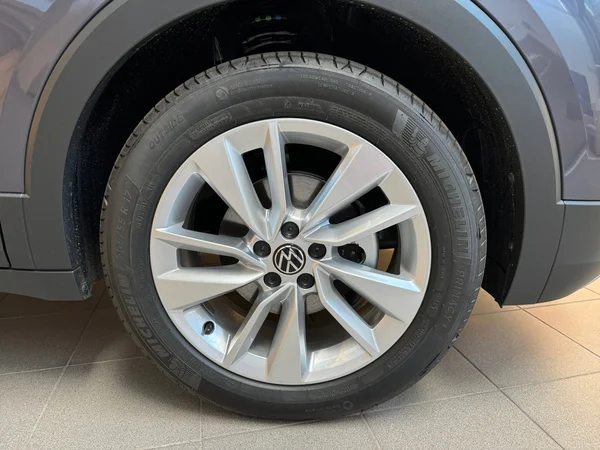 VOLKSWAGEN T-Cross (2025) — foto 8 van 23