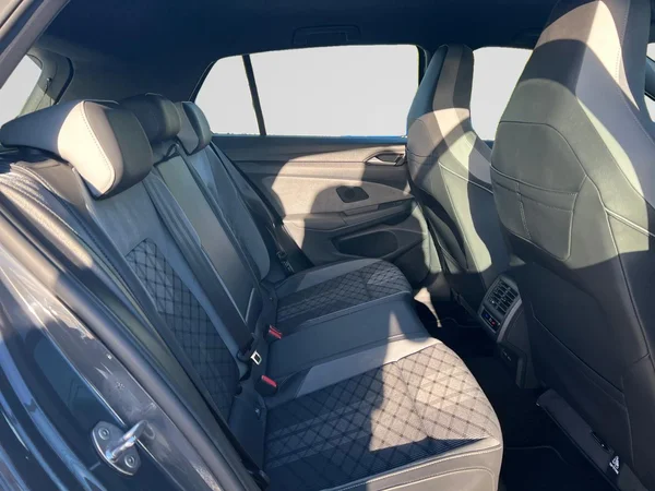 VOLKSWAGEN Golf VIII (2022) — foto 4 van 18