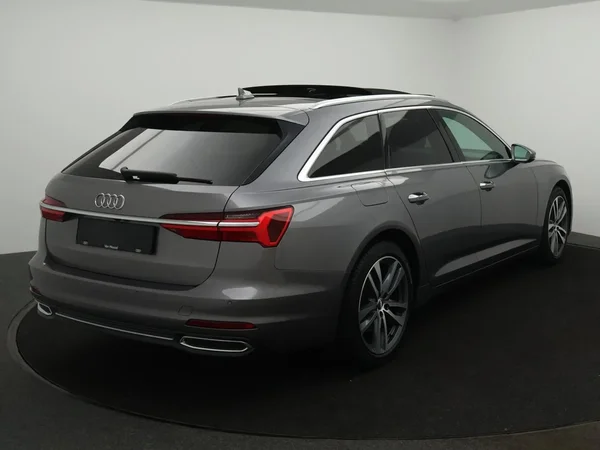 Audi A6 (2019) — foto 12 van 29