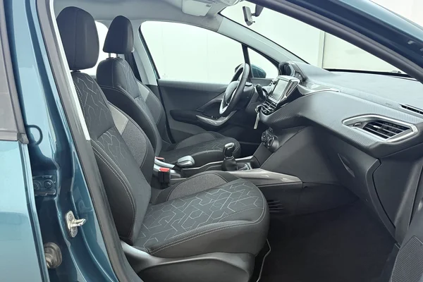 Peugeot 2008 (2018) — foto 18 van 20