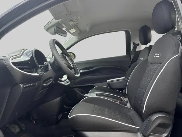Fiat 500e (2023) — foto 16 van 17