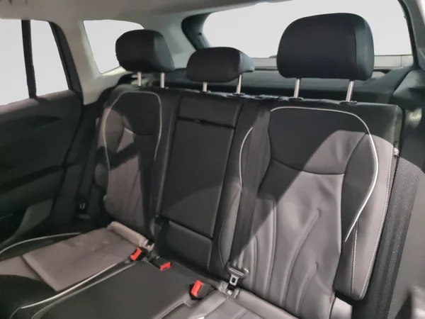 VOLKSWAGEN Tiguan (2026) — foto 13 van 15