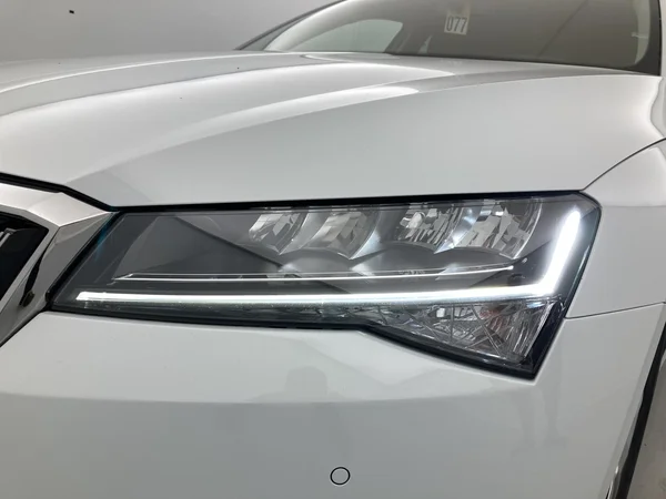 SKODA Superb Combi (2020) — foto 34 van 35