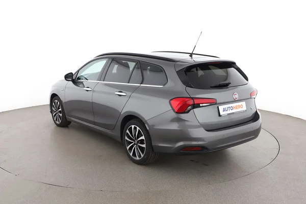 Fiat Tipo (2017) — foto 10 van 16