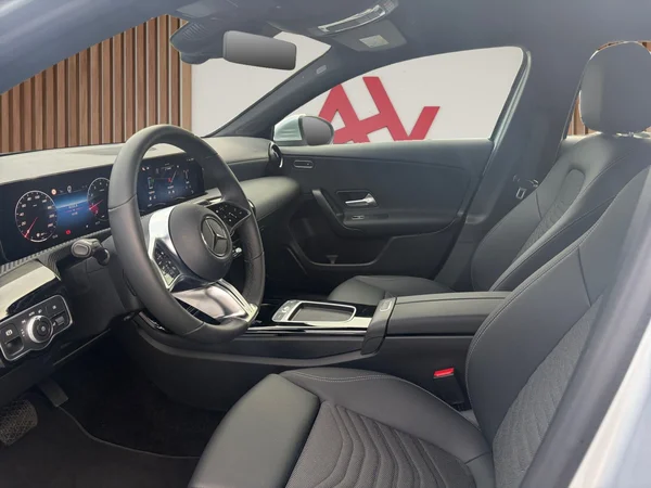Mercedes-Benz A-180 (2026) — foto 2 van 26